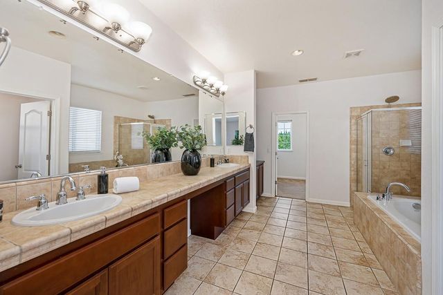 2599 Vaquero Vista Dr, Auburn, CA 95603