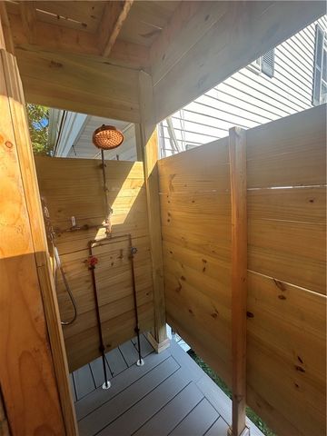 84 Kay Boulevard, Newport, RI 02840