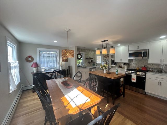 84 Kay Boulevard, Newport, RI 02840