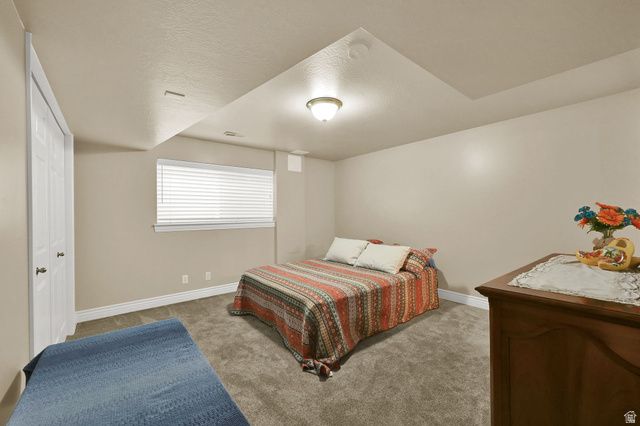 2246 E LINCOLN CT, Holladay, UT 84124