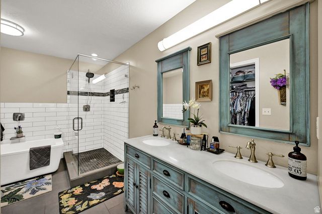 2246 E LINCOLN CT, Holladay, UT 84124