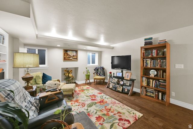 2246 E LINCOLN CT, Holladay, UT 84124