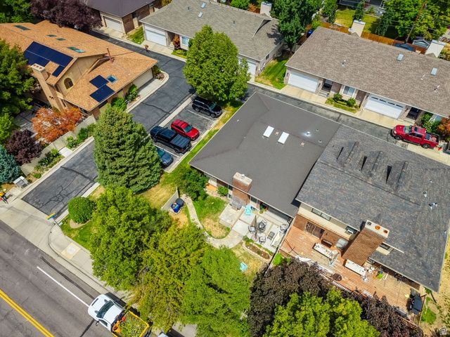 2246 E LINCOLN CT, Holladay, UT 84124