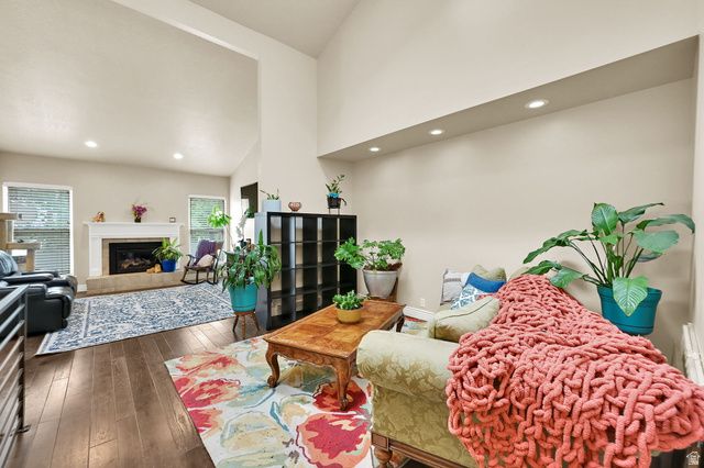 2246 E LINCOLN CT, Holladay, UT 84124