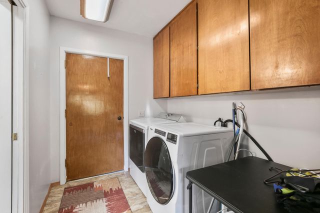 4884 Lower Grave Creek Road, Wolf Creek, OR 97497