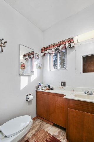 4884 Lower Grave Creek Road, Wolf Creek, OR 97497