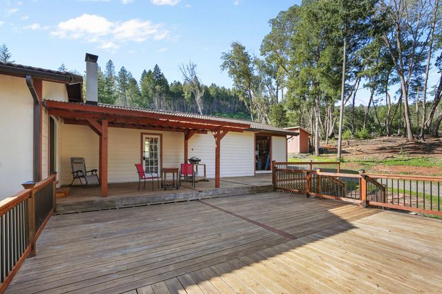 4884 Lower Grave Creek Road, Wolf Creek, OR 97497