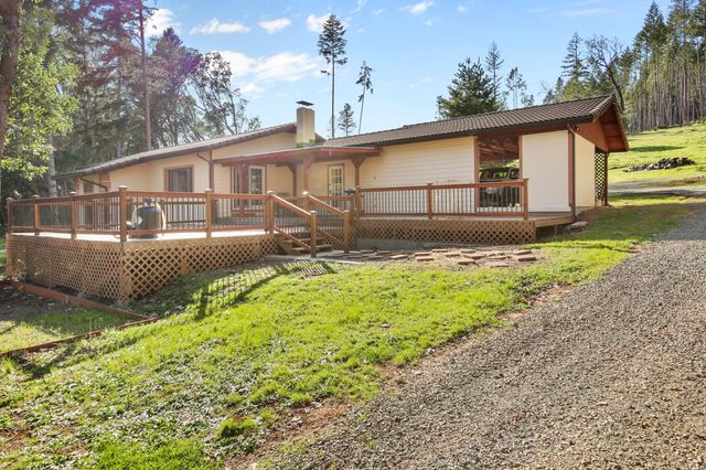 4884 Lower Grave Creek Road, Wolf Creek, OR 97497