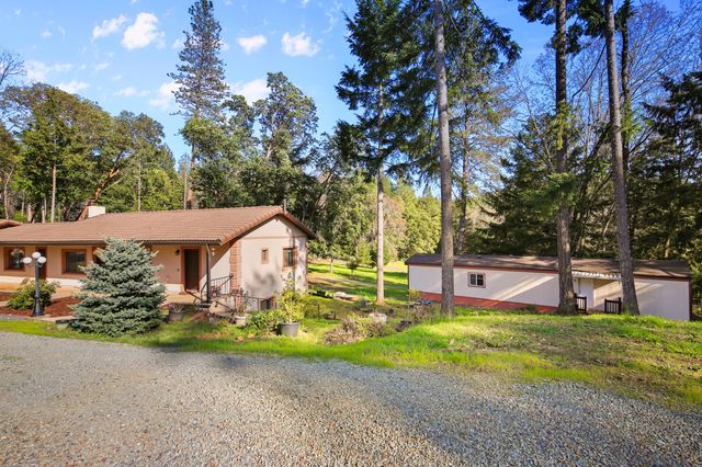 4884 Lower Grave Creek Road, Wolf Creek, OR 97497