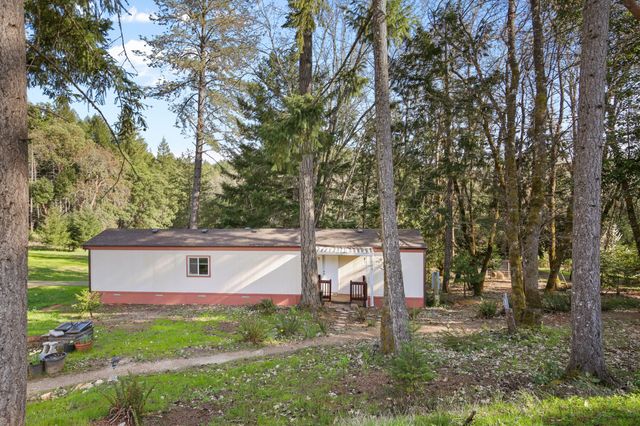 4884 Lower Grave Creek Road, Wolf Creek, OR 97497