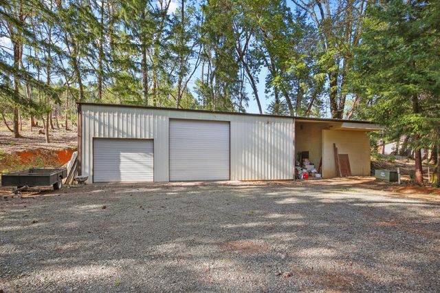 4884 Lower Grave Creek Road, Wolf Creek, OR 97497