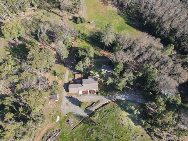 4884 Lower Grave Creek Road, Wolf Creek, OR 97497
