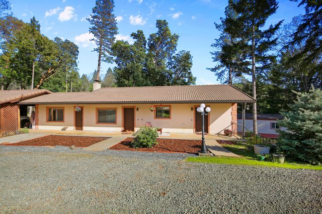 4884 Lower Grave Creek Road, Wolf Creek, OR 97497