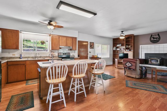 4884 Lower Grave Creek Road, Wolf Creek, OR 97497