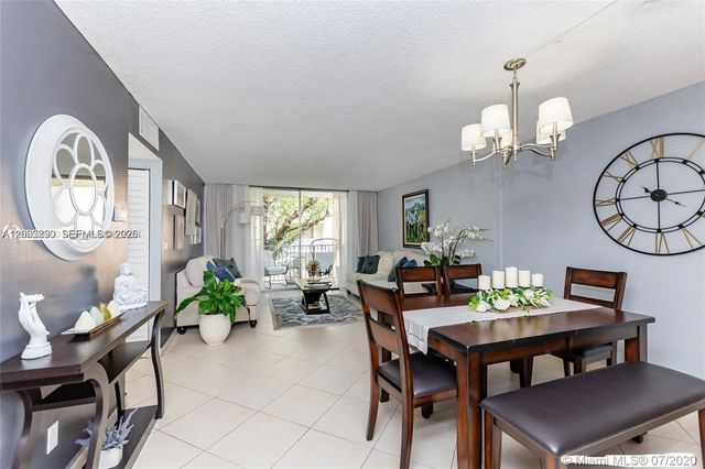 8405 NW 8th St 206, Miami, FL 33126