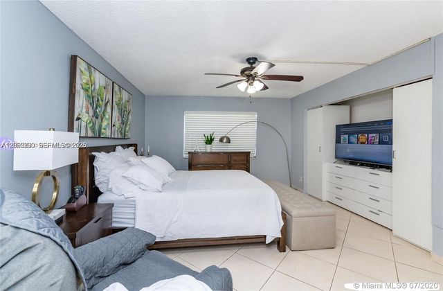 8405 NW 8th St 206, Miami, FL 33126