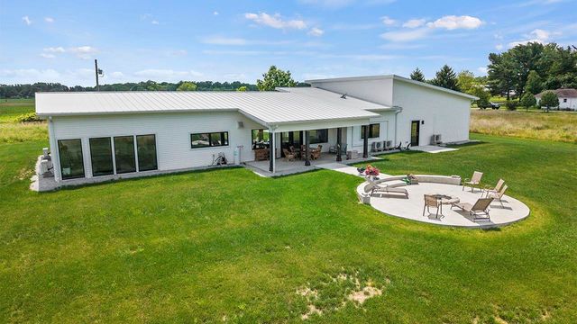 5595 Riverview Drive, Bridgeport Twp, MI 48722
