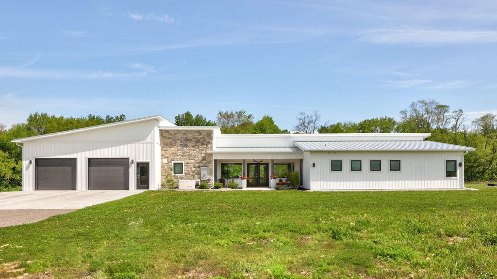 5595 Riverview Drive, Bridgeport Twp, MI 48722