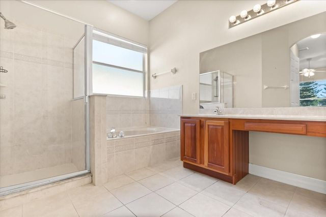 19027 DOVE CREEK DRIVE, Tampa, FL 33647