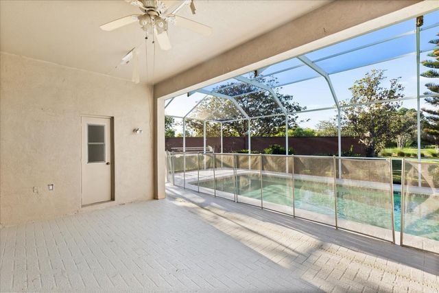 19027 DOVE CREEK DRIVE, Tampa, FL 33647