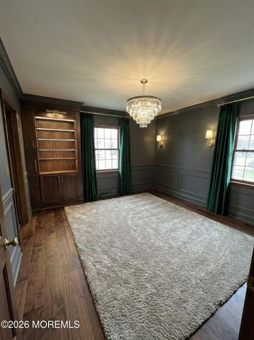 28 Fayette Lane, Aberdeen, NJ 07747