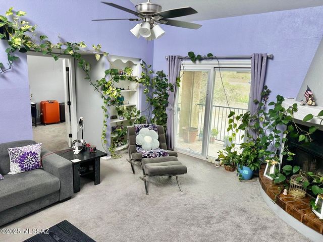 8255 N Oracle Road APT 203, Tucson, AZ 85704