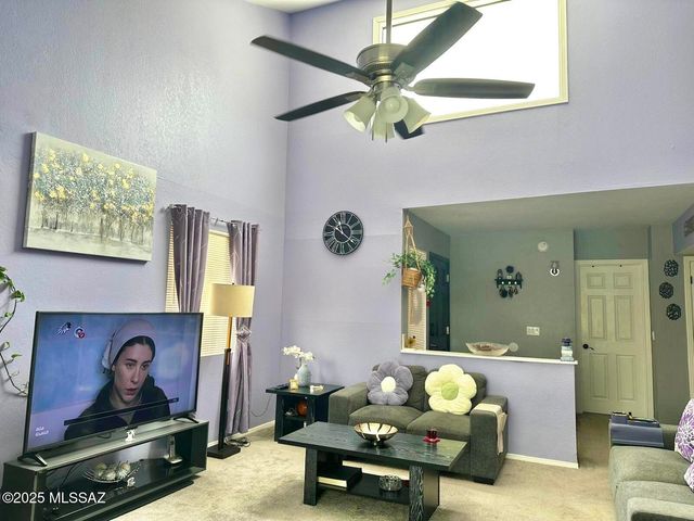 8255 N Oracle Road APT 203, Tucson, AZ 85704