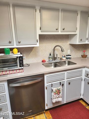 8255 N Oracle Road APT 203, Tucson, AZ 85704