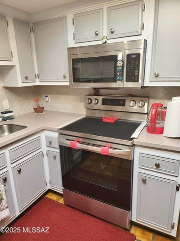 8255 N Oracle Road APT 203, Tucson, AZ 85704