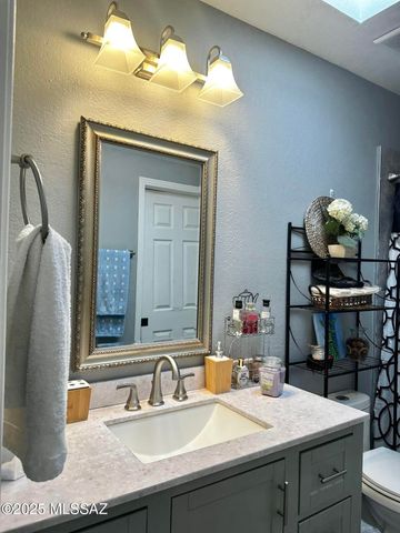 8255 N Oracle Road APT 203, Tucson, AZ 85704