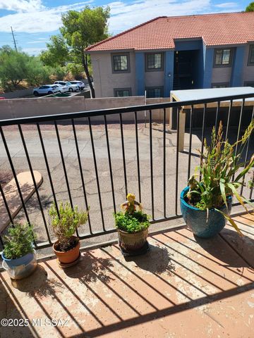 8255 N Oracle Road APT 203, Tucson, AZ 85704