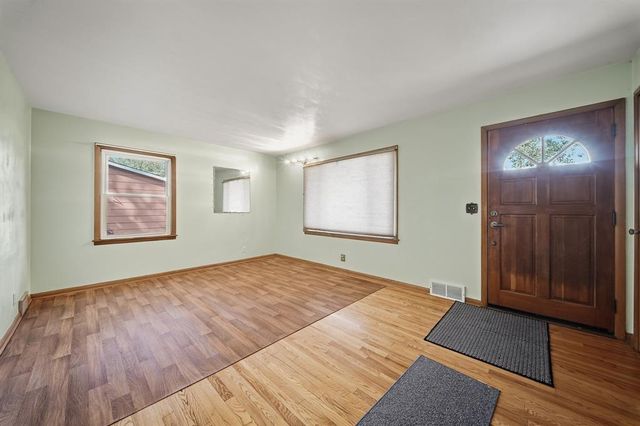 1132 Pershing Street, Eau Claire, WI 54703