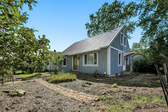1132 Pershing Street, Eau Claire, WI 54703