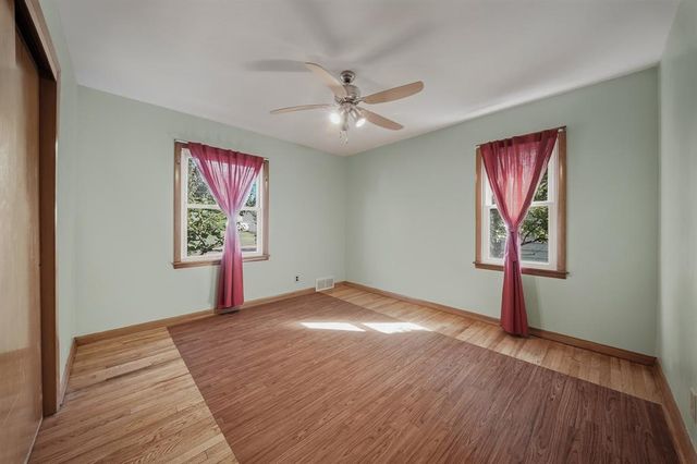 1132 Pershing Street, Eau Claire, WI 54703