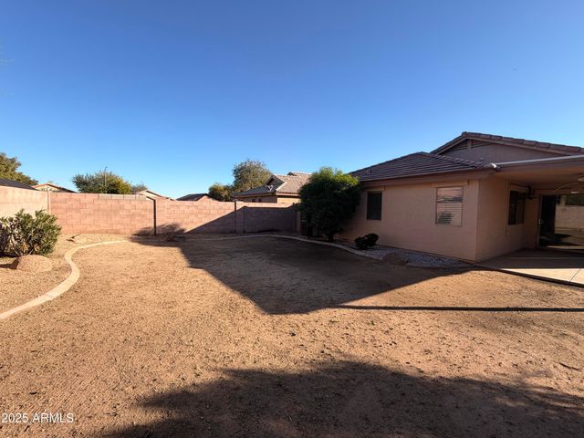 15752 W YAVAPAI Street, Goodyear, AZ 85338