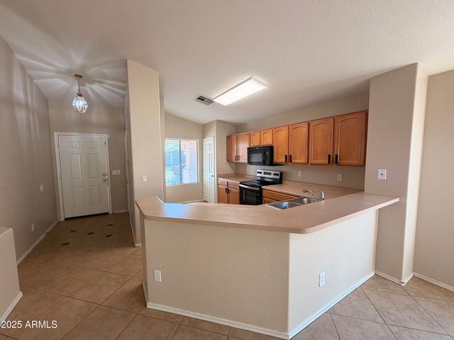 15752 W YAVAPAI Street, Goodyear, AZ 85338