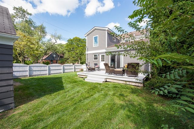 10565 Vernon Avenue, Huntington Woods, MI 48070
