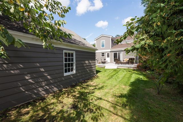 10565 Vernon Avenue, Huntington Woods, MI 48070