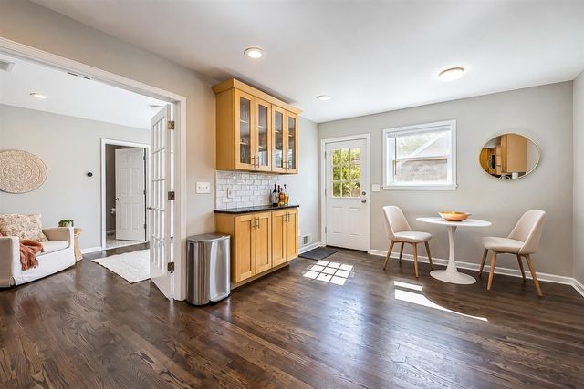 10565 Vernon Avenue, Huntington Woods, MI 48070