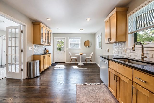 10565 Vernon Avenue, Huntington Woods, MI 48070