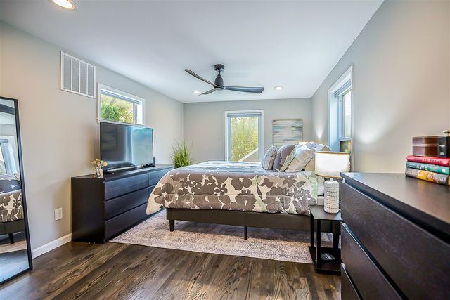 10565 Vernon Avenue, Huntington Woods, MI 48070