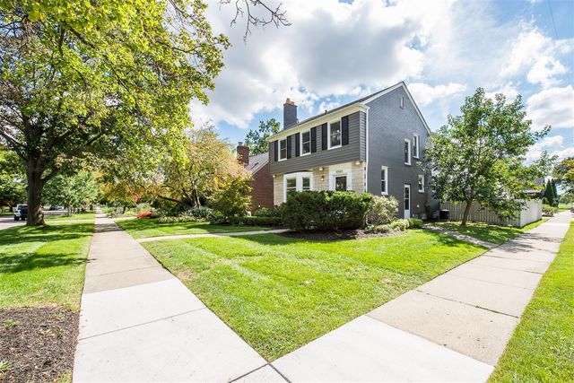 10565 Vernon Avenue, Huntington Woods, MI 48070