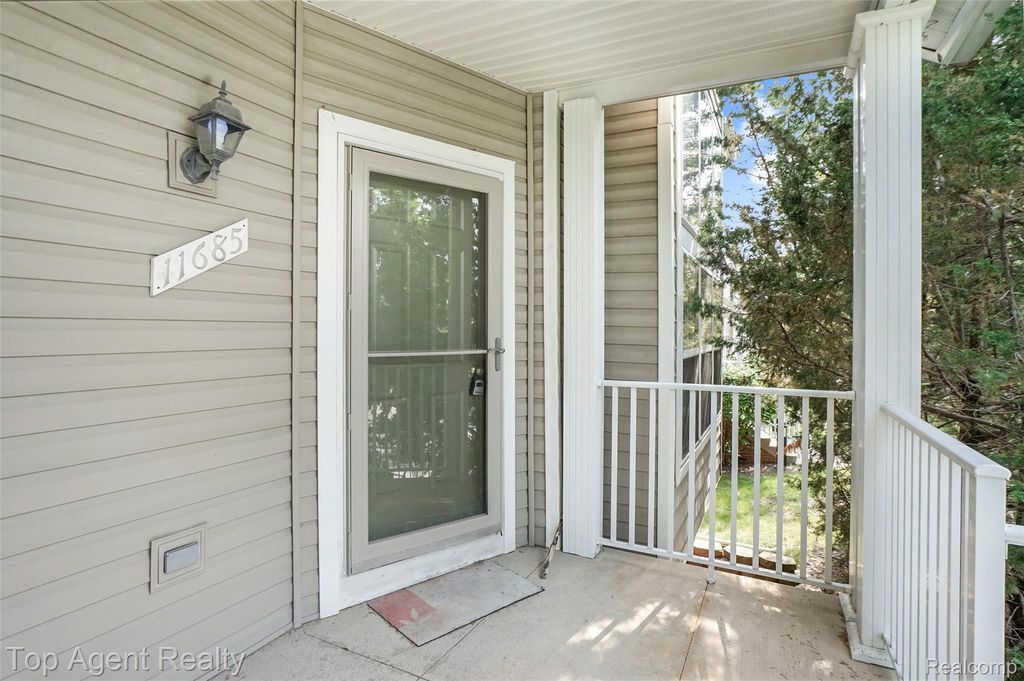 11685 Squiers Boulevard, Utica, MI 48315