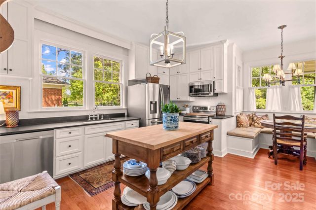 712 N Center Street N, Statesville, NC 28677