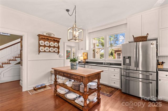 712 N Center Street N, Statesville, NC 28677