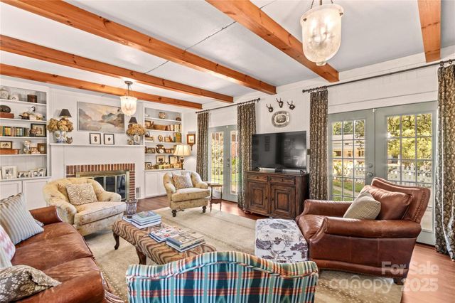 712 N Center Street N, Statesville, NC 28677