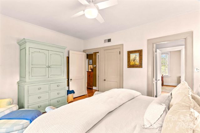 712 N Center Street N, Statesville, NC 28677