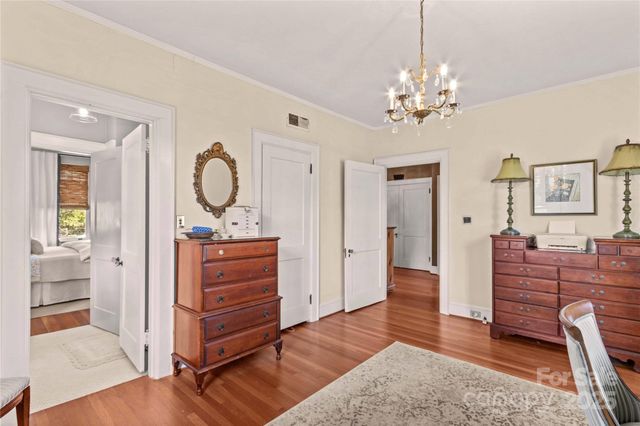 712 N Center Street N, Statesville, NC 28677