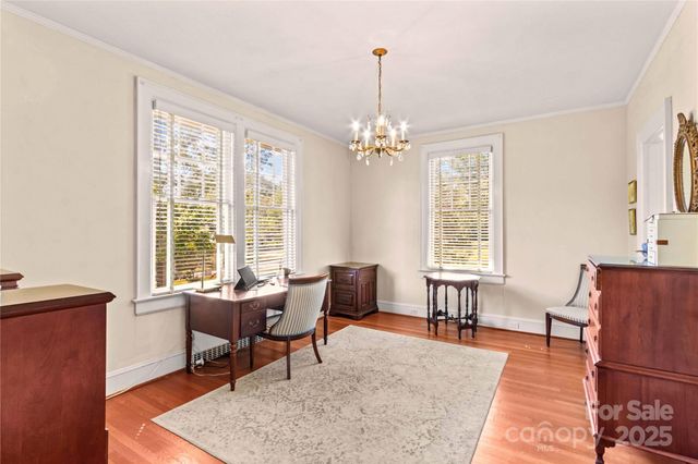 712 N Center Street N, Statesville, NC 28677