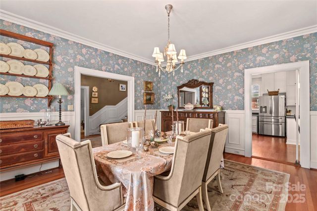 712 N Center Street N, Statesville, NC 28677